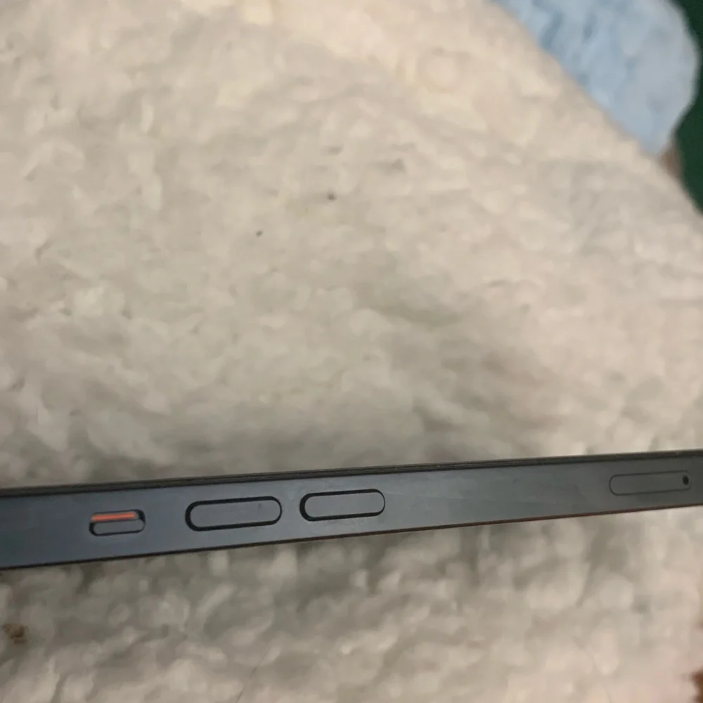 IPhone 13 locked AT&T